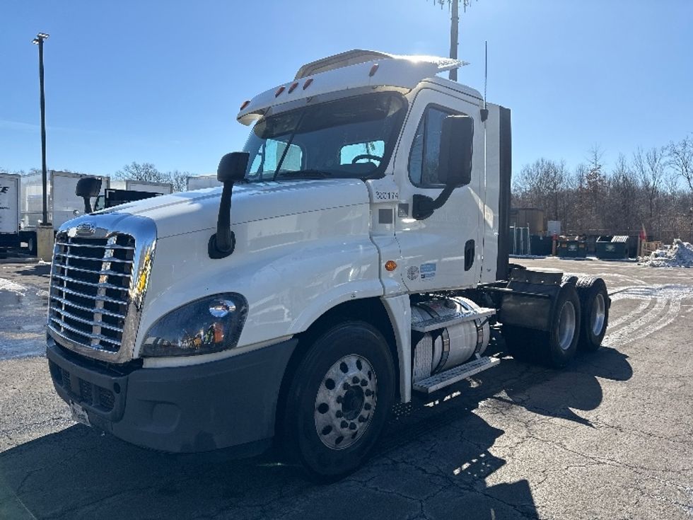 Day Cab Tractor-Heavy Duty Tractors-Freightliner-2018-Cascadia 12564ST-Parsippany-NJ-346,055\n\t\tmiles-$ 41,500 - Image 3