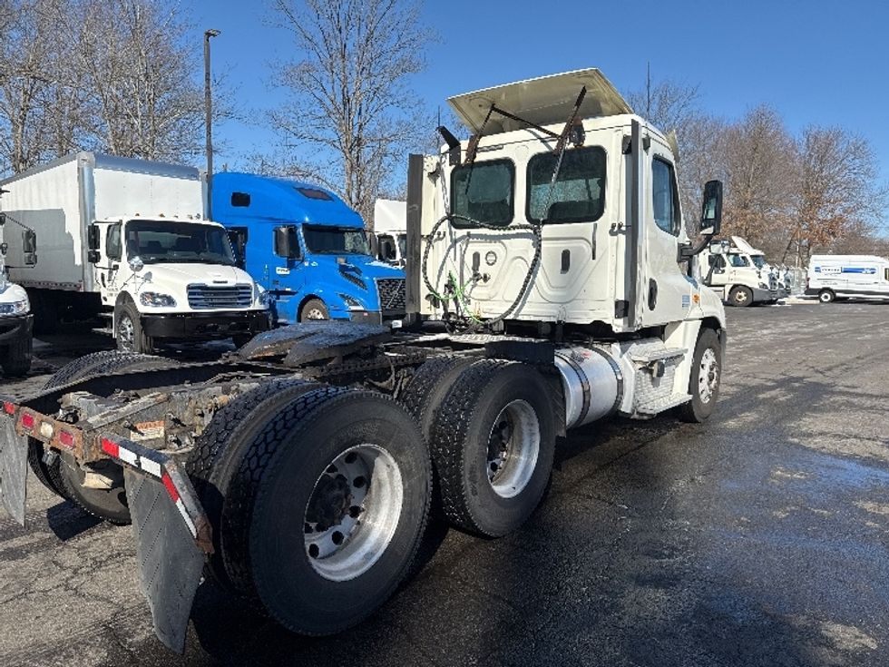 Day Cab Tractor-Heavy Duty Tractors-Freightliner-2018-Cascadia 12564ST-Parsippany-NJ-346,055\n\t\tmiles-$ 41,500 - Image 7