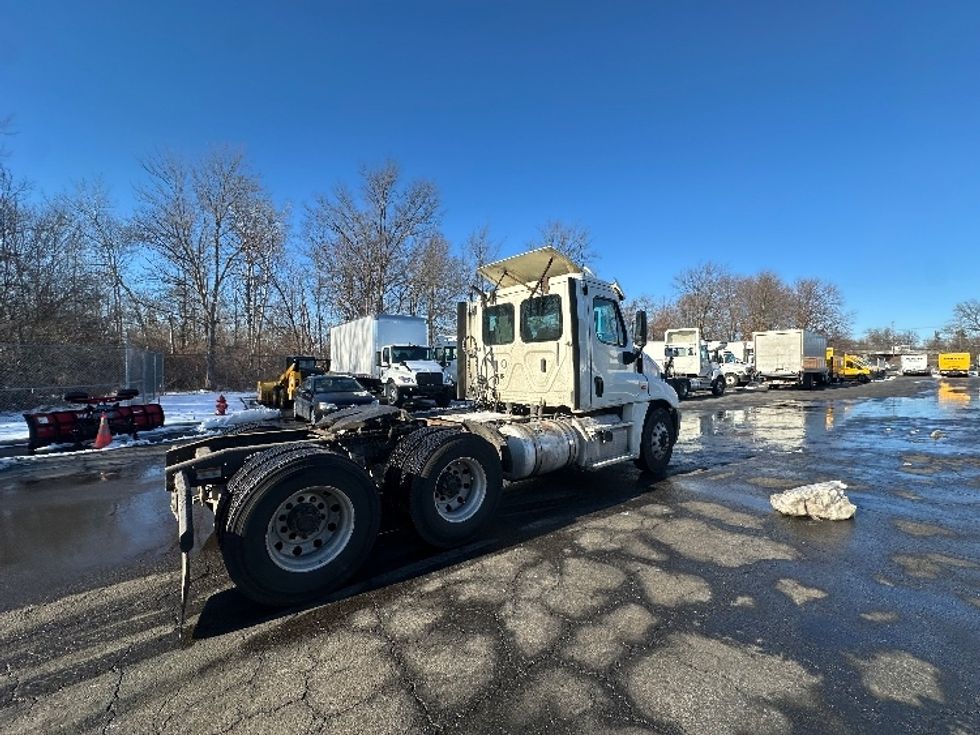 Day Cab Tractor-Heavy Duty Tractors-Freightliner-2018-Cascadia 12564ST-Parsippany-NJ-407,310\n\t\tmiles-$ 39,250 - Image 7
