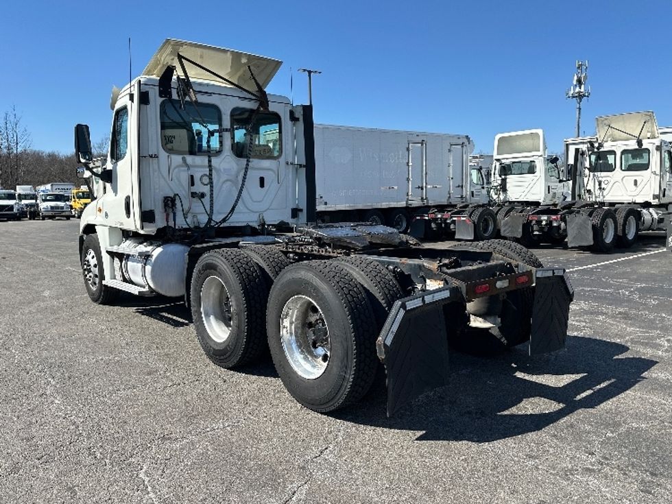 Day Cab Tractor-Heavy Duty Tractors-Freightliner-2018-Cascadia 12564ST-Parsippany-NJ-421,299\n\t\tmiles-$ 37,000 - Image 5