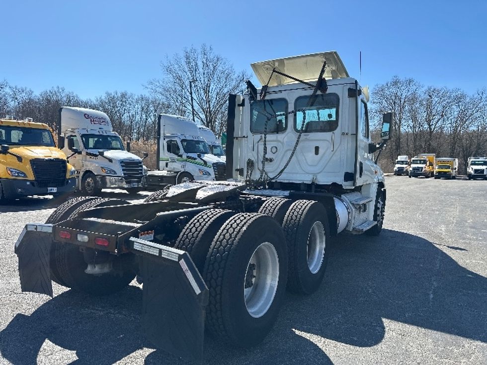 Day Cab Tractor-Heavy Duty Tractors-Freightliner-2018-Cascadia 12564ST-Parsippany-NJ-421,299\n\t\tmiles-$ 37,000 - Image 7
