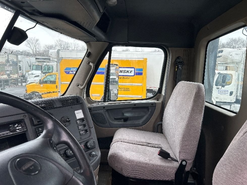 Day Cab Tractor-Heavy Duty Tractors-Freightliner-2018-Cascadia 12564ST-Parsippany-NJ-423,187\n\t\tmiles-$ 38,750 - Image 10