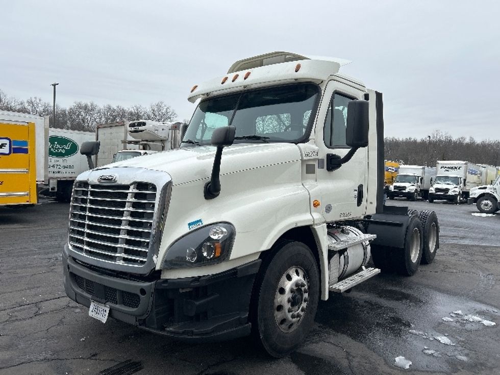 Day Cab Tractor-Heavy Duty Tractors-Freightliner-2018-Cascadia 12564ST-Parsippany-NJ-423,187\n\t\tmiles-$ 38,750 - Image 3