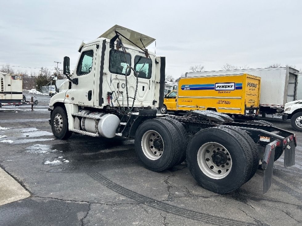 Day Cab Tractor-Heavy Duty Tractors-Freightliner-2018-Cascadia 12564ST-Parsippany-NJ-423,187\n\t\tmiles-$ 38,750 - Image 5