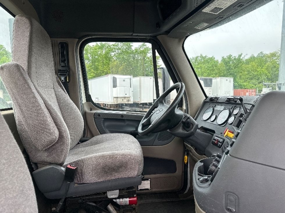 Day Cab Tractor-Heavy Duty Tractors-Freightliner-2018-Cascadia 12564ST-Parsippany-NJ-485,987\n\t\tmiles-$ 38,500 - Image 14