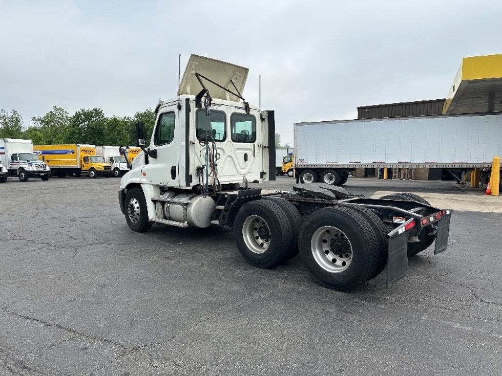 Day Cab Tractor-Heavy Duty Tractors-Freightliner-2018-Cascadia 12564ST-Parsippany-NJ-485,987\n\t\tmiles-$ 38,500 - Image 5
