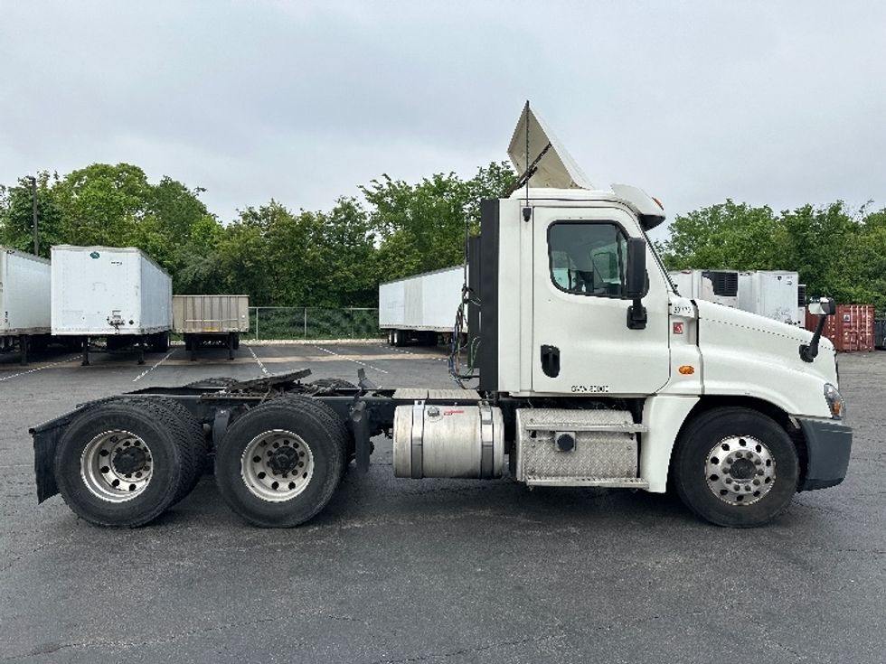 Day Cab Tractor-Heavy Duty Tractors-Freightliner-2018-Cascadia 12564ST-Parsippany-NJ-485,987\n\t\tmiles-$ 38,500 - Image 8