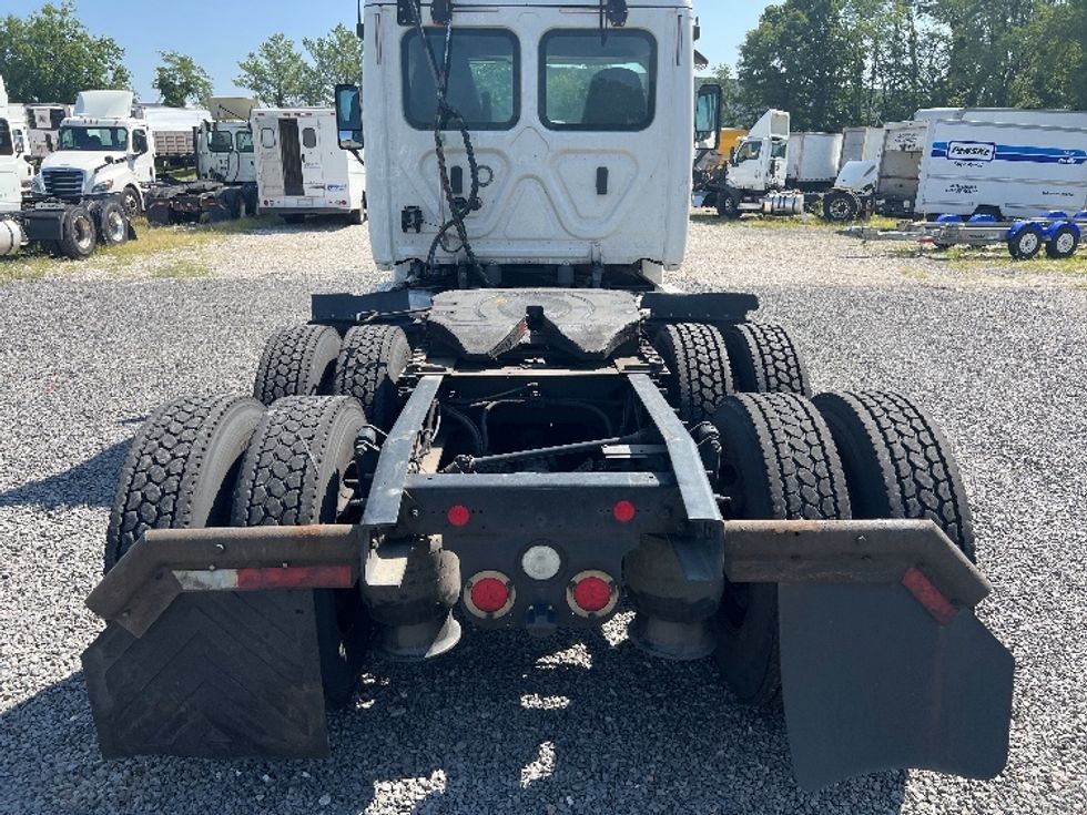 Day Cab Tractor-Heavy Duty Tractors-Freightliner-2018-Cascadia 12564ST-Pennsauken-NJ-260,062\n\t\tmiles-$ 49,250 - Image 6