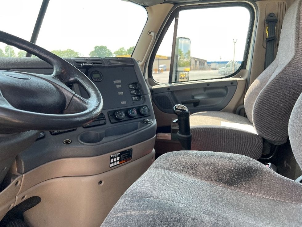 Day Cab Tractor-Heavy Duty Tractors-Freightliner-2018-Cascadia 12564ST-Pennsauken-NJ-289,721\n\t\tmiles-$ 38,500 - Image 10