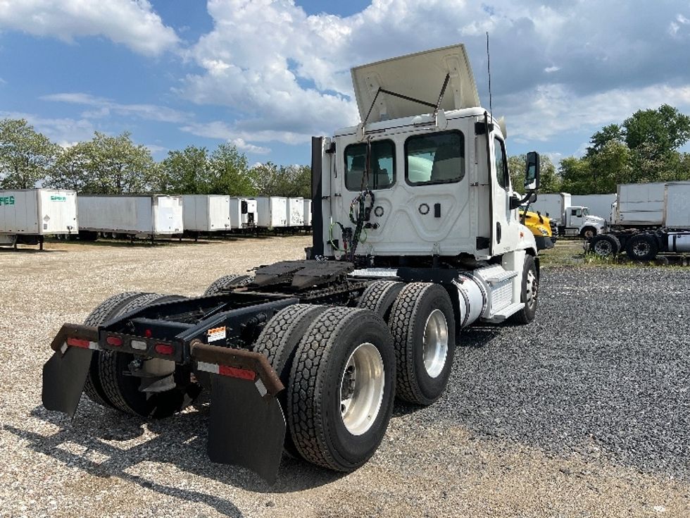 Day Cab Tractor-Heavy Duty Tractors-Freightliner-2018-Cascadia 12564ST-Pennsauken-NJ-289,721\n\t\tmiles-$ 38,500 - Image 7