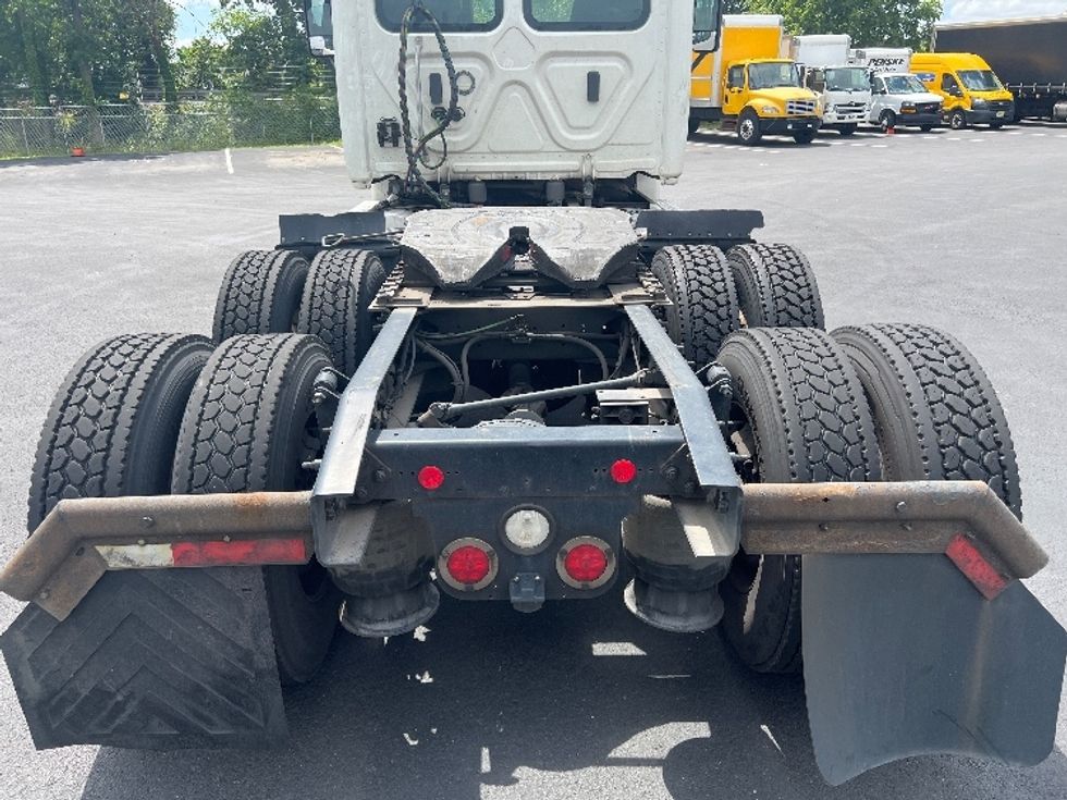 Day Cab Tractor-Heavy Duty Tractors-Freightliner-2018-Cascadia 12564ST-Pennsauken-NJ-319,952\n\t\tmiles-$ 46,250 - Image 6