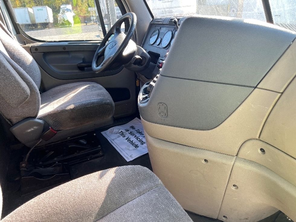Day Cab Tractor-Heavy Duty Tractors-Freightliner-2018-Cascadia 12564ST-Pennsauken-NJ-684,049\n\t\tmiles-$ 26,500 - Image 14