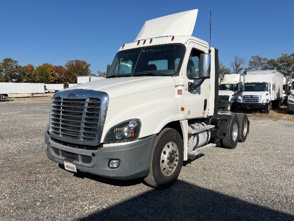 Day Cab Tractor-Heavy Duty Tractors-Freightliner-2018-Cascadia 12564ST-Pennsauken-NJ-684,049\n\t\tmiles-$ 26,500 - Image 3