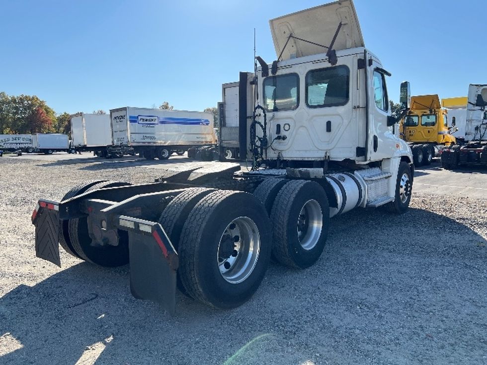 Day Cab Tractor-Heavy Duty Tractors-Freightliner-2018-Cascadia 12564ST-Pennsauken-NJ-684,049\n\t\tmiles-$ 26,500 - Image 7