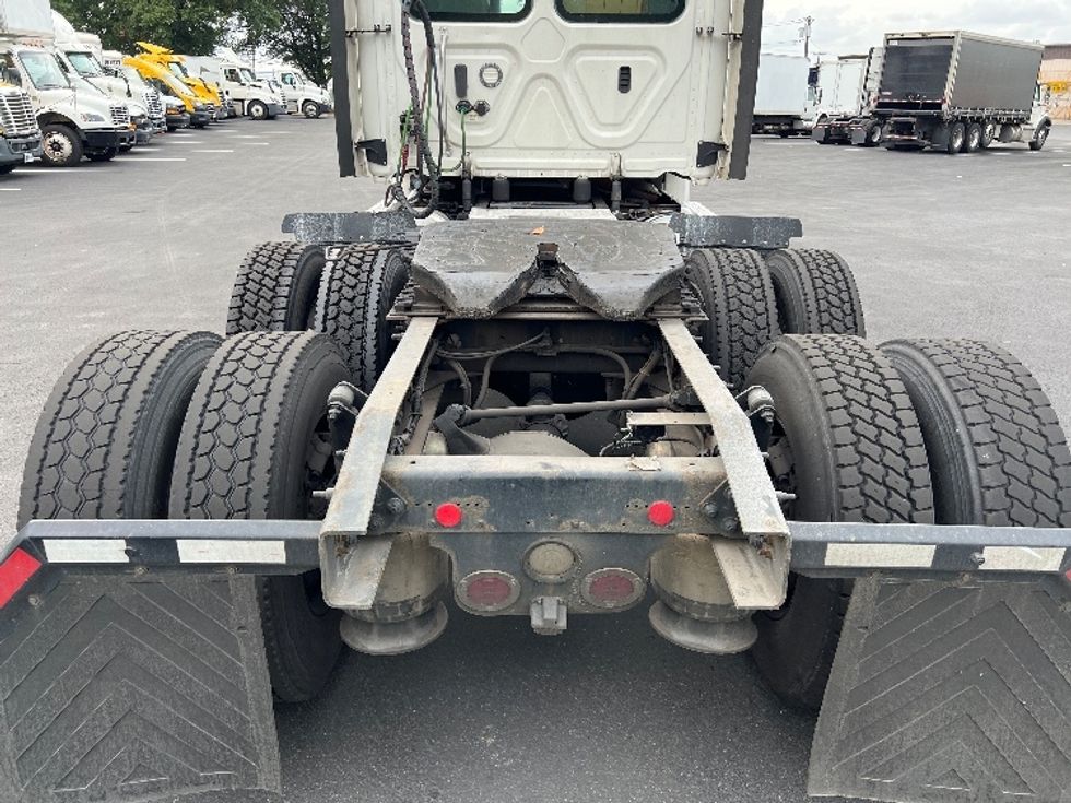 Day Cab Tractor-Heavy Duty Tractors-Freightliner-2018-Cascadia 12564ST-Pennsauken-NJ-714,038\n\t\tmiles-$ 26,500 - Image 6