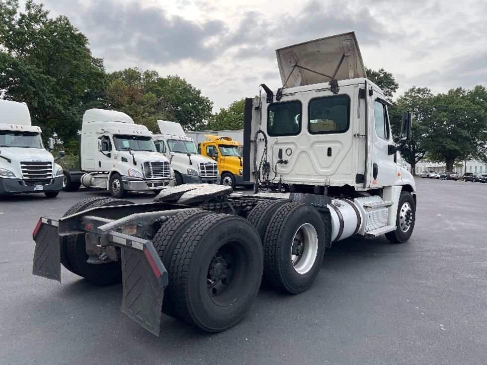 Day Cab Tractor-Heavy Duty Tractors-Freightliner-2018-Cascadia 12564ST-Pennsauken-NJ-714,038\n\t\tmiles-$ 26,500 - Image 7