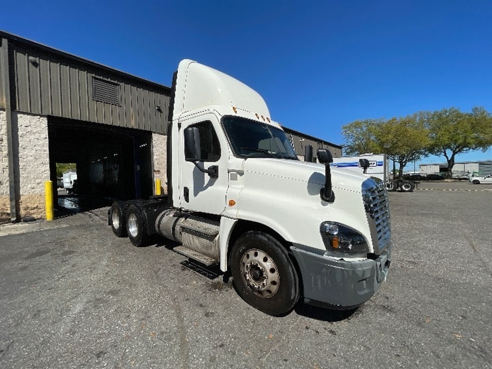 Day Cab Tractor-Heavy Duty Tractors-Freightliner-2018-Cascadia 12564ST-Pensacola-FL-342,550\n\t\tmiles-$ 43,000 - Image 1