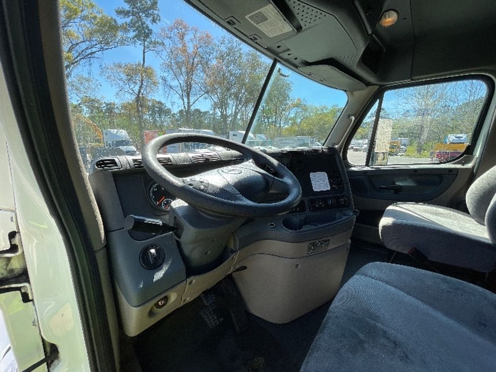 Day Cab Tractor-Heavy Duty Tractors-Freightliner-2018-Cascadia 12564ST-Pensacola-FL-342,550\n\t\tmiles-$ 43,000 - Image 10