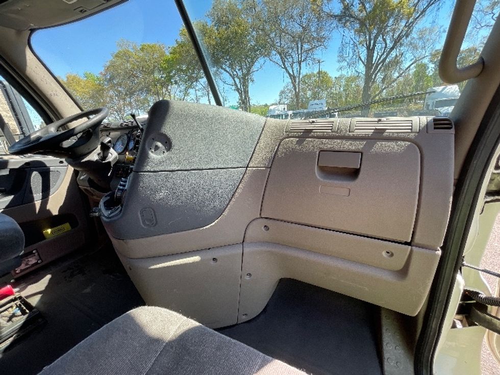 Day Cab Tractor-Heavy Duty Tractors-Freightliner-2018-Cascadia 12564ST-Pensacola-FL-342,550\n\t\tmiles-$ 43,000 - Image 13