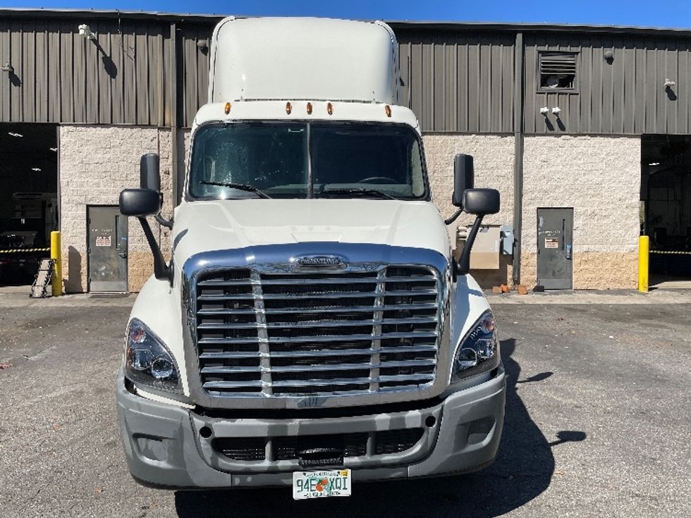 Day Cab Tractor-Heavy Duty Tractors-Freightliner-2018-Cascadia 12564ST-Pensacola-FL-342,550\n\t\tmiles-$ 43,000 - Image 2