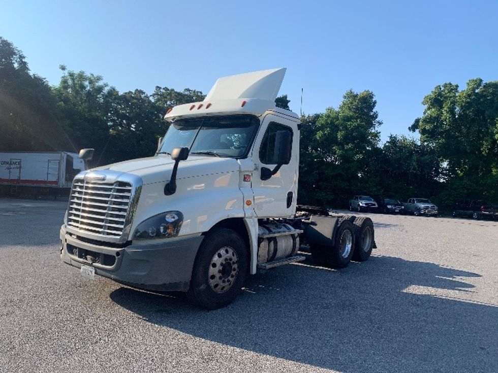 Day Cab Tractor-Heavy Duty Tractors-Freightliner-2018-Cascadia 12564ST-Pensacola-FL-343,300\n\t\tmiles-$ 45,500 - Image 3