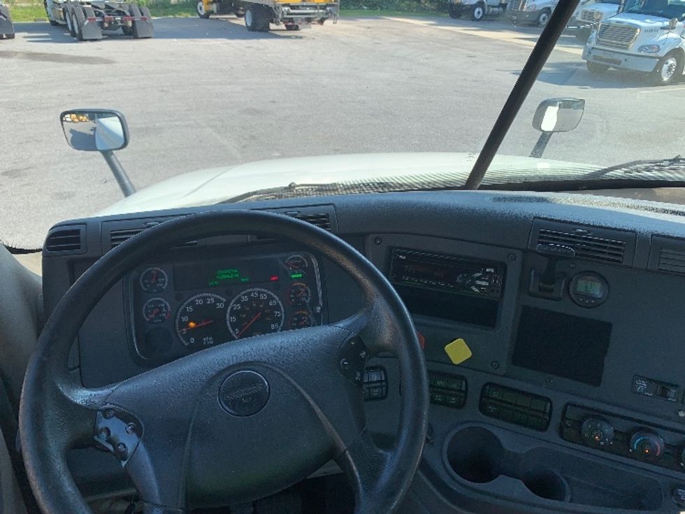 Day Cab Tractor-Heavy Duty Tractors-Freightliner-2018-Cascadia 12564ST-Pensacola-FL-419,528\n\t\tmiles-$ 41,000 - Image 10
