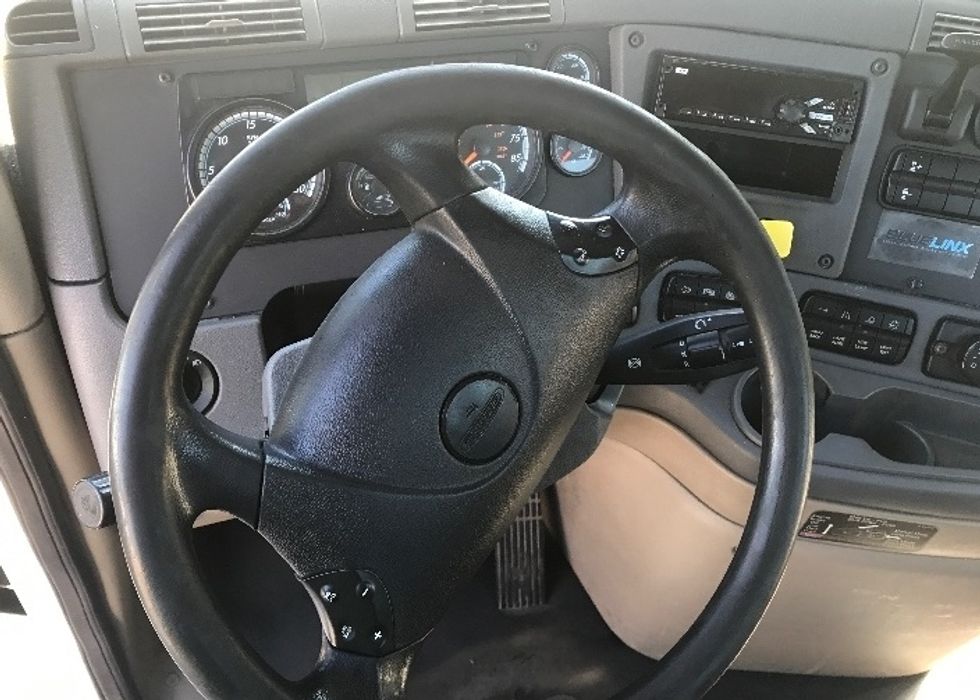 Day Cab Tractor-Heavy Duty Tractors-Freightliner-2018-Cascadia 12564ST-Pensacola-FL-434,786\n\t\tmiles-$ 37,500 - Image 11