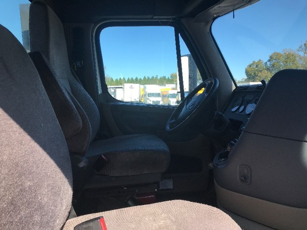 Day Cab Tractor-Heavy Duty Tractors-Freightliner-2018-Cascadia 12564ST-Pensacola-FL-434,786\n\t\tmiles-$ 37,500 - Image 14
