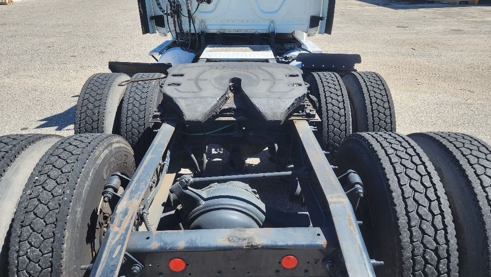 Day Cab Tractor-Heavy Duty Tractors-Freightliner-2018-Cascadia 12564ST-Pensacola-FL-434,786\n\t\tmiles-$ 37,500 - Image 6