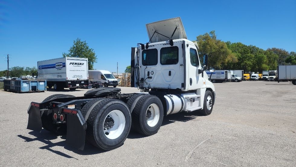 Day Cab Tractor-Heavy Duty Tractors-Freightliner-2018-Cascadia 12564ST-Pensacola-FL-434,786\n\t\tmiles-$ 37,500 - Image 7