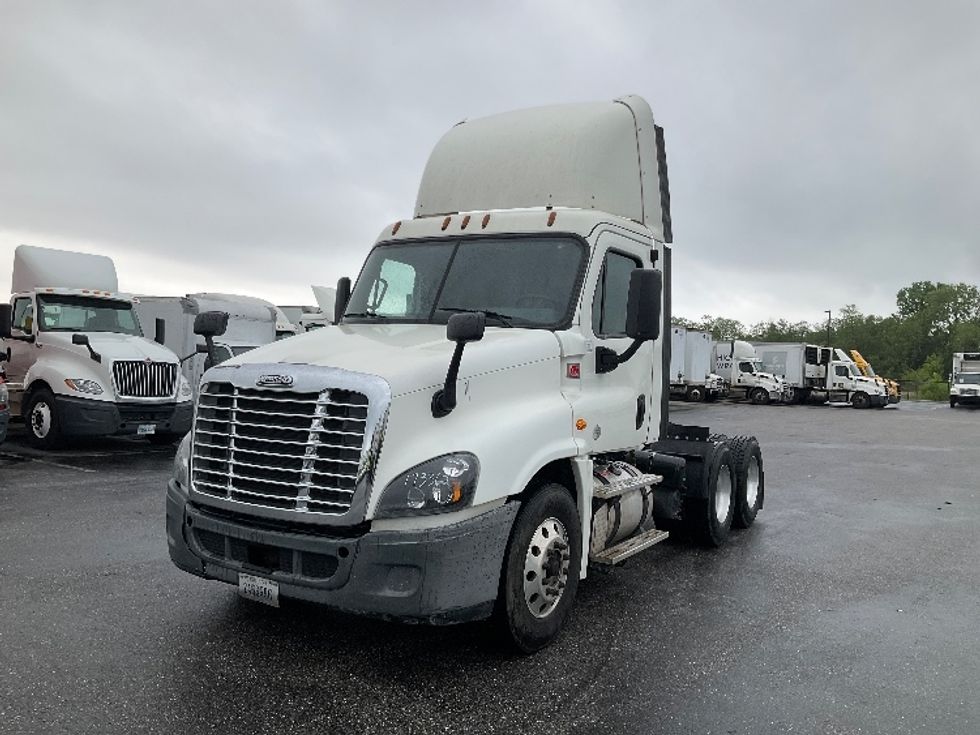 Day Cab Tractor-Heavy Duty Tractors-Freightliner-2018-Cascadia 12564ST-Pensacola-FL-488,990\n\t\tmiles-$ 35,750 - Image 3