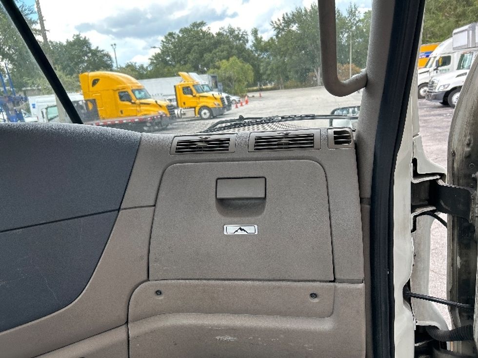 Day Cab Tractor-Heavy Duty Tractors-Freightliner-2018-Cascadia 12564ST-Pensacola-FL-765,588\n\t\tmiles-$ 23,250 - Image 13