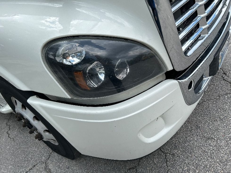 Day Cab Tractor-Heavy Duty Tractors-Freightliner-2018-Cascadia 12564ST-Pensacola-FL-765,588\n\t\tmiles-$ 23,250 - Image 19