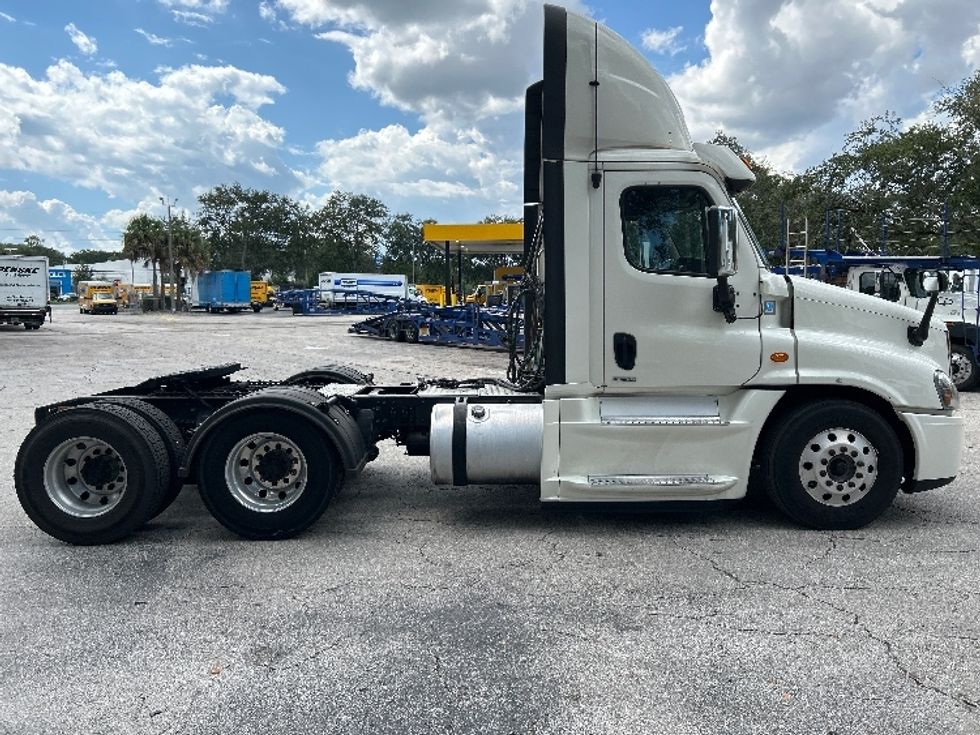 Day Cab Tractor-Heavy Duty Tractors-Freightliner-2018-Cascadia 12564ST-Pensacola-FL-765,588\n\t\tmiles-$ 23,250 - Image 8