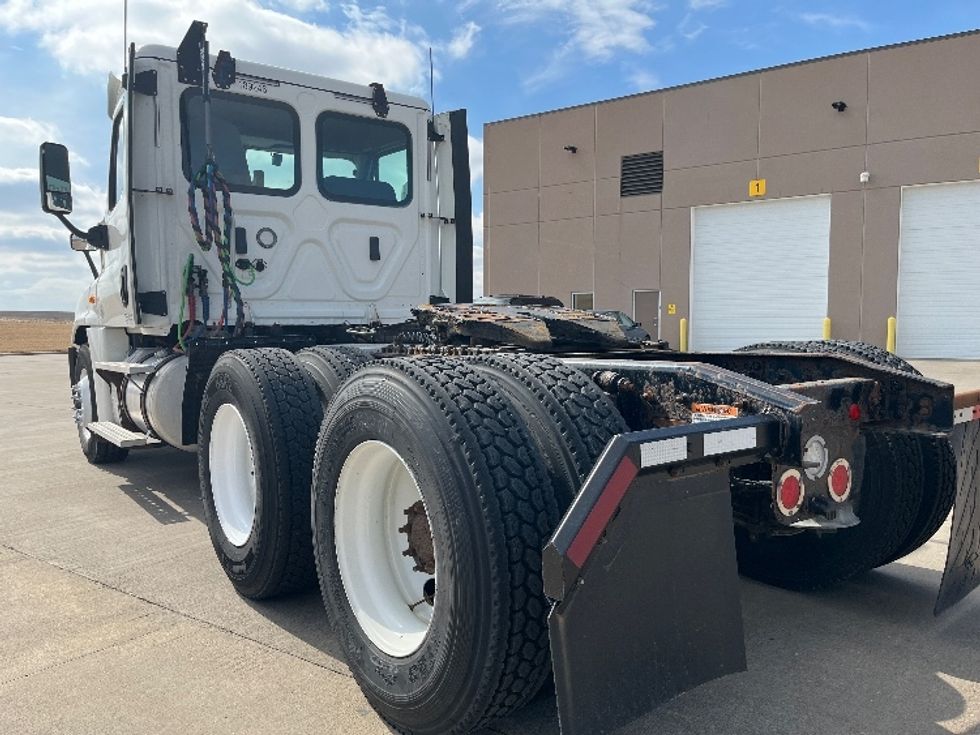 Day Cab Tractor-Heavy Duty Tractors-Freightliner-2018-Cascadia 12564ST-Peosta-IA-439,481\n\t\tmiles-$ 34,250 - Image 5