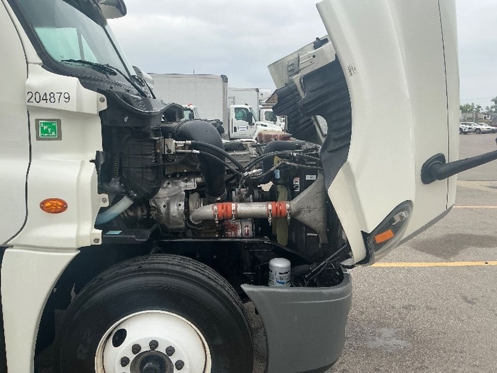 Day Cab Tractor-Heavy Duty Tractors-Freightliner-2018-Cascadia 12564ST-Piqua-OH-105,516\n\t\tmiles-$ 42,750 - Image 15