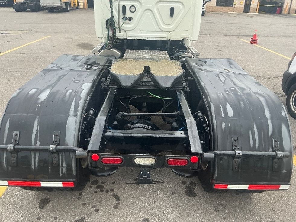 Day Cab Tractor-Heavy Duty Tractors-Freightliner-2018-Cascadia 12564ST-Piqua-OH-105,516\n\t\tmiles-$ 42,750 - Image 6
