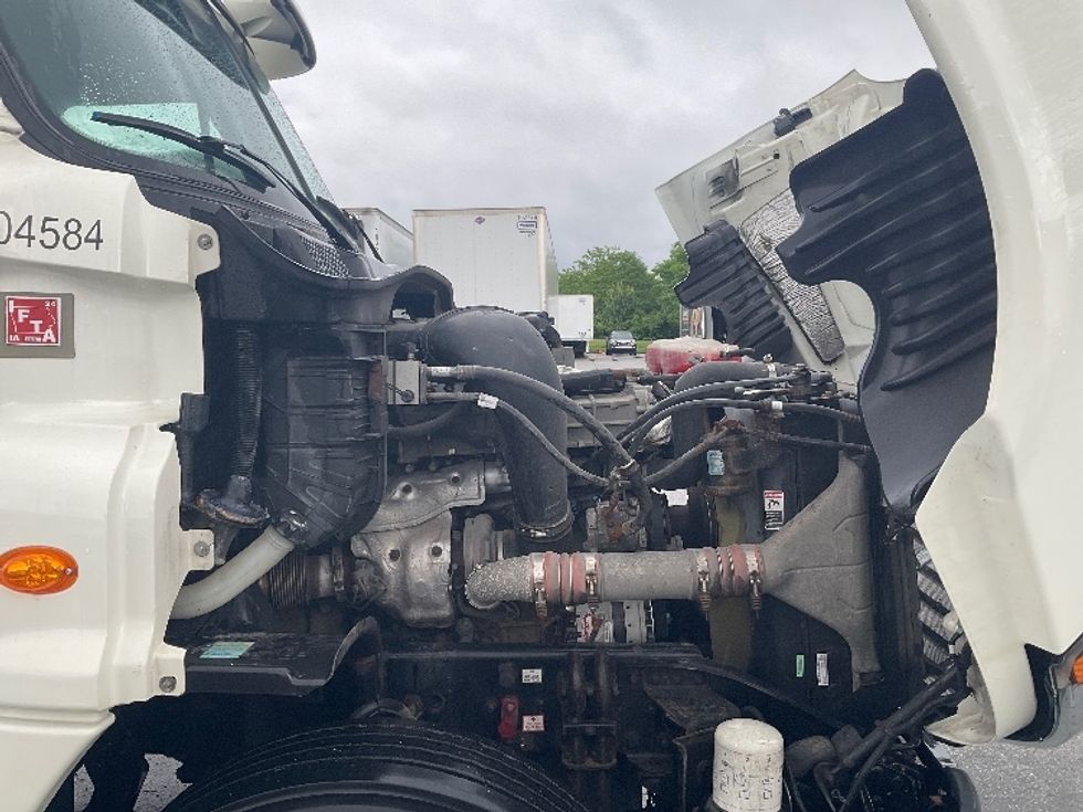 Day Cab Tractor-Heavy Duty Tractors-Freightliner-2018-Cascadia 12564ST-Piqua-OH-363,652\n\t\tmiles-$ 39,250 - Image 16