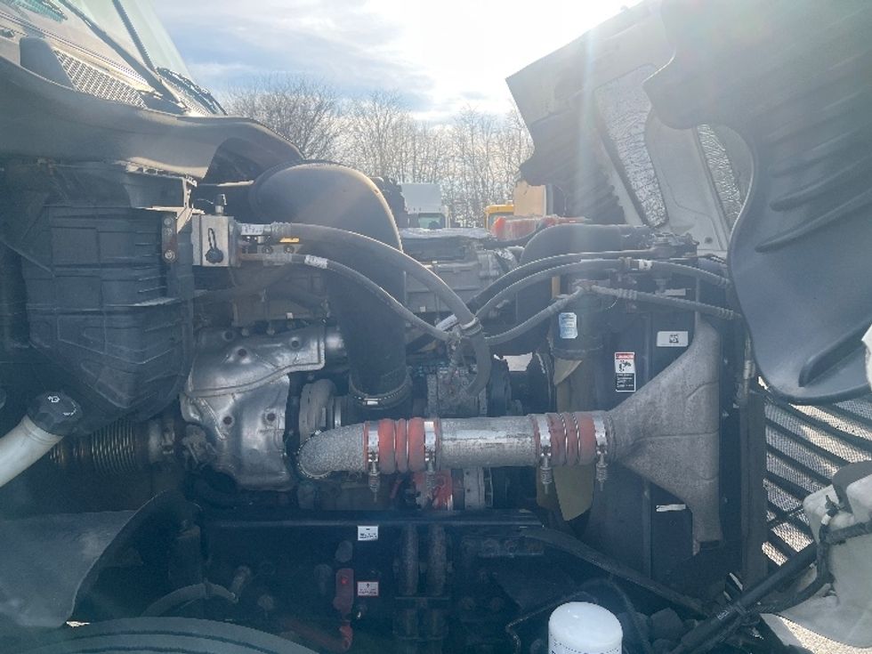 Day Cab Tractor-Heavy Duty Tractors-Freightliner-2018-Cascadia 12564ST-Piqua-OH-413,253\n\t\tmiles-$ 37,750 - Image 15