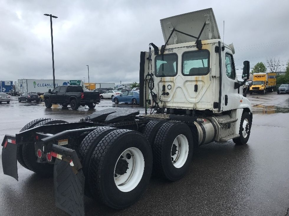 Day Cab Tractor-Heavy Duty Tractors-Freightliner-2018-Cascadia 12564ST-Piqua-OH-427,062\n\t\tmiles-$ 41,250 - Image 7