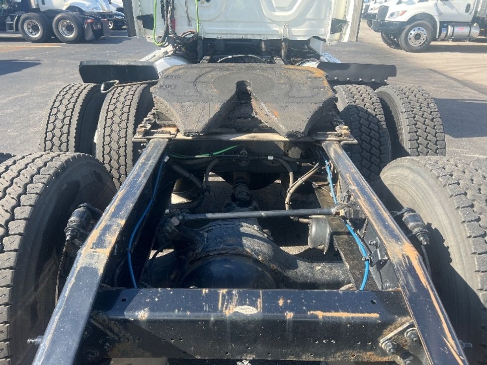 Day Cab Tractor-Heavy Duty Tractors-Freightliner-2018-Cascadia 12564ST-Piqua-OH-430,679\n\t\tmiles-$ 37,000 - Image 6