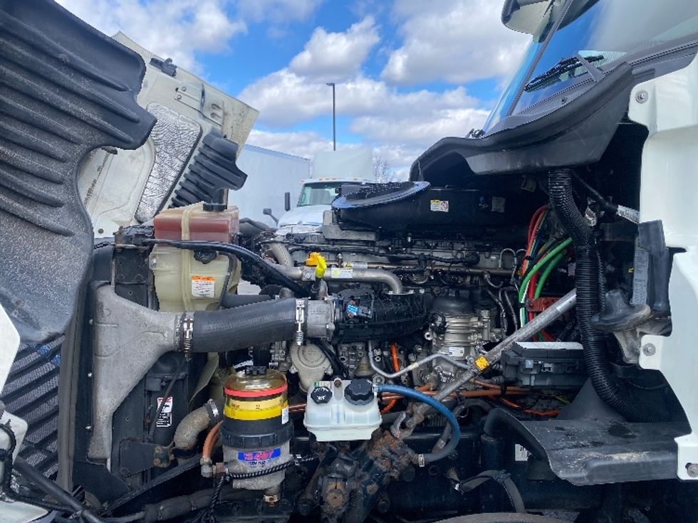 Day Cab Tractor-Heavy Duty Tractors-Freightliner-2018-Cascadia 12564ST-Piqua-OH-438,501\n\t\tmiles-$ 36,750 - Image 16