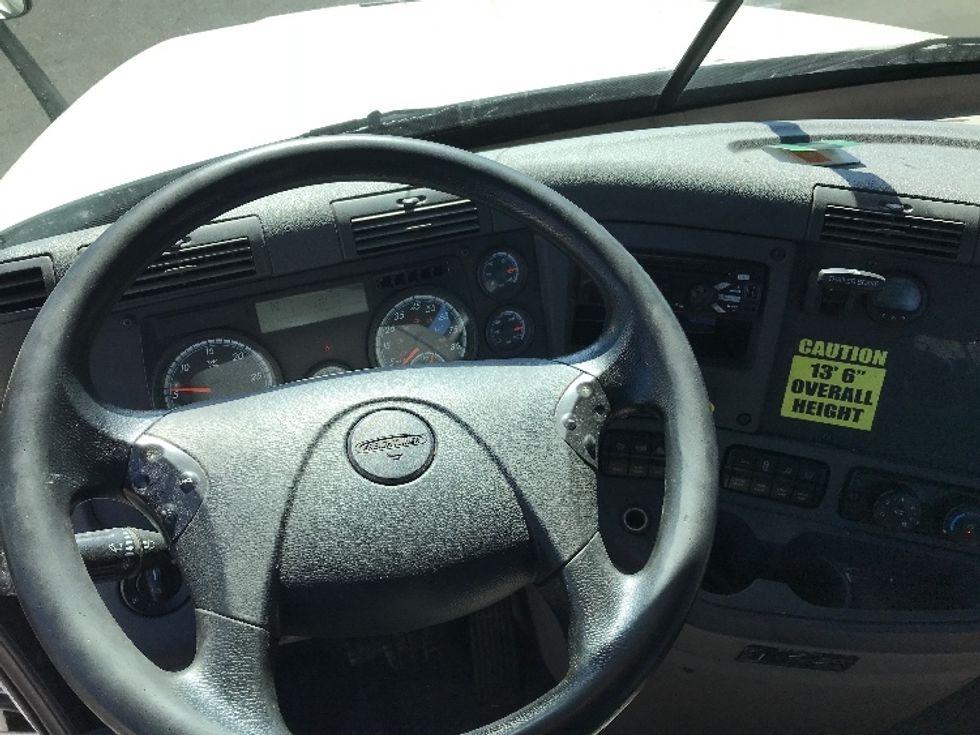 Day Cab Tractor-Heavy Duty Tractors-Freightliner-2018-Cascadia 12564ST-Piqua-OH-468,495\n\t\tmiles-$ 40,750 - Image 11