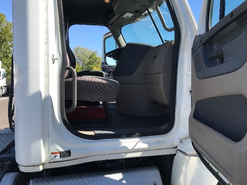 Day Cab Tractor-Heavy Duty Tractors-Freightliner-2018-Cascadia 12564ST-Piqua-OH-468,495\n\t\tmiles-$ 40,750 - Image 12