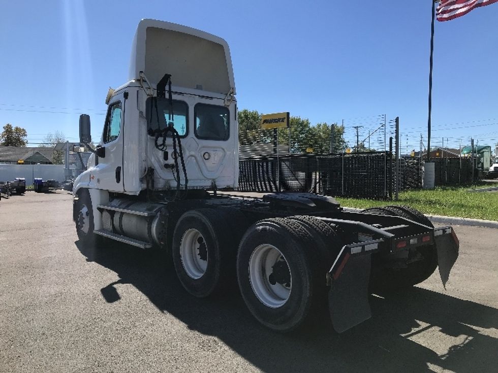 Day Cab Tractor-Heavy Duty Tractors-Freightliner-2018-Cascadia 12564ST-Piqua-OH-468,495\n\t\tmiles-$ 40,750 - Image 5