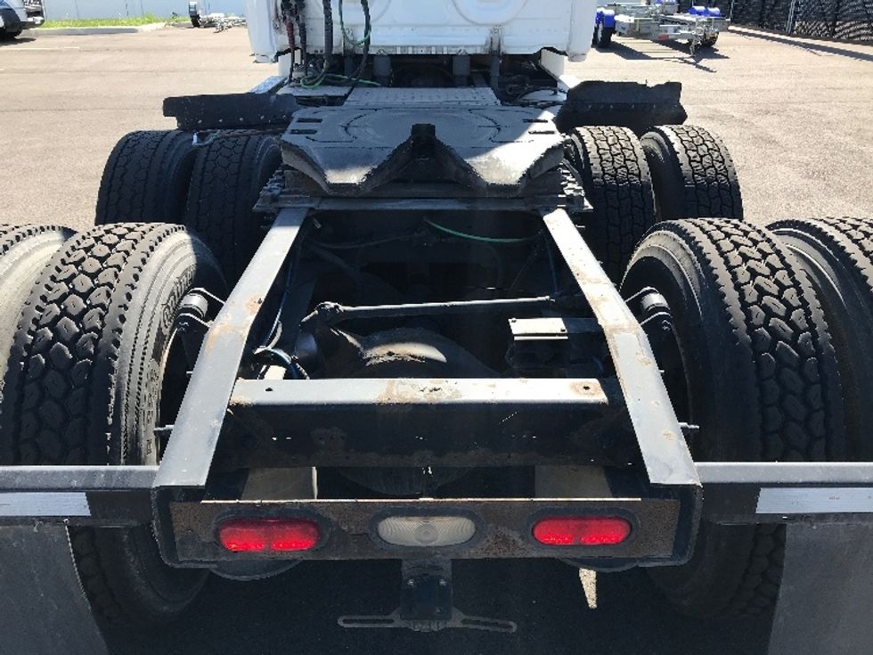 Day Cab Tractor-Heavy Duty Tractors-Freightliner-2018-Cascadia 12564ST-Piqua-OH-468,495\n\t\tmiles-$ 40,750 - Image 6