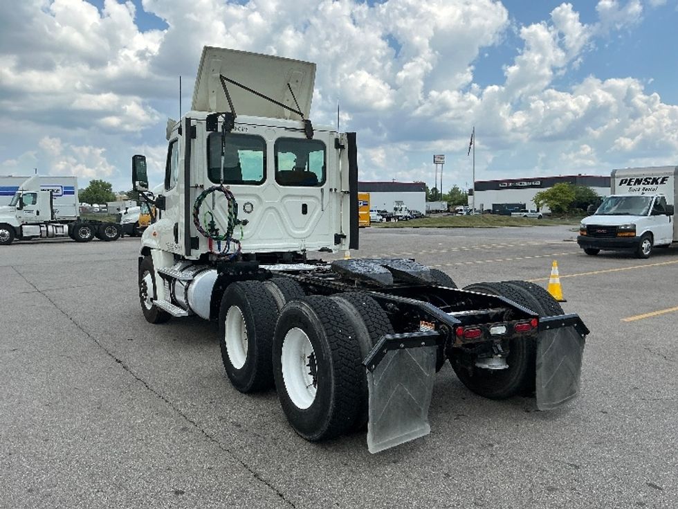 Day Cab Tractor-Heavy Duty Tractors-Freightliner-2018-Cascadia 12564ST-Piqua-OH-479,694\n\t\tmiles-$ 33,750 - Image 5