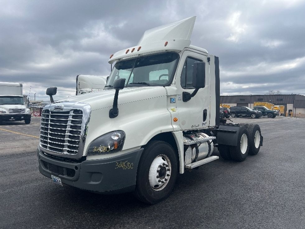 Day Cab Tractor-Heavy Duty Tractors-Freightliner-2018-Cascadia 12564ST-Piqua-OH-501,312\n\t\tmiles-$ 34,250 - Image 3