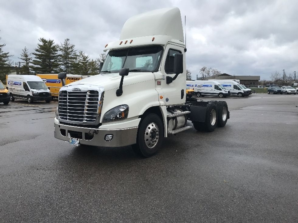Day Cab Tractor-Heavy Duty Tractors-Freightliner-2018-Cascadia 12564ST-Piqua-OH-506,755\n\t\tmiles-$ 37,500 - Image 3