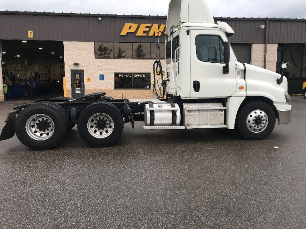 Day Cab Tractor-Heavy Duty Tractors-Freightliner-2018-Cascadia 12564ST-Piqua-OH-506,755\n\t\tmiles-$ 37,500 - Image 8